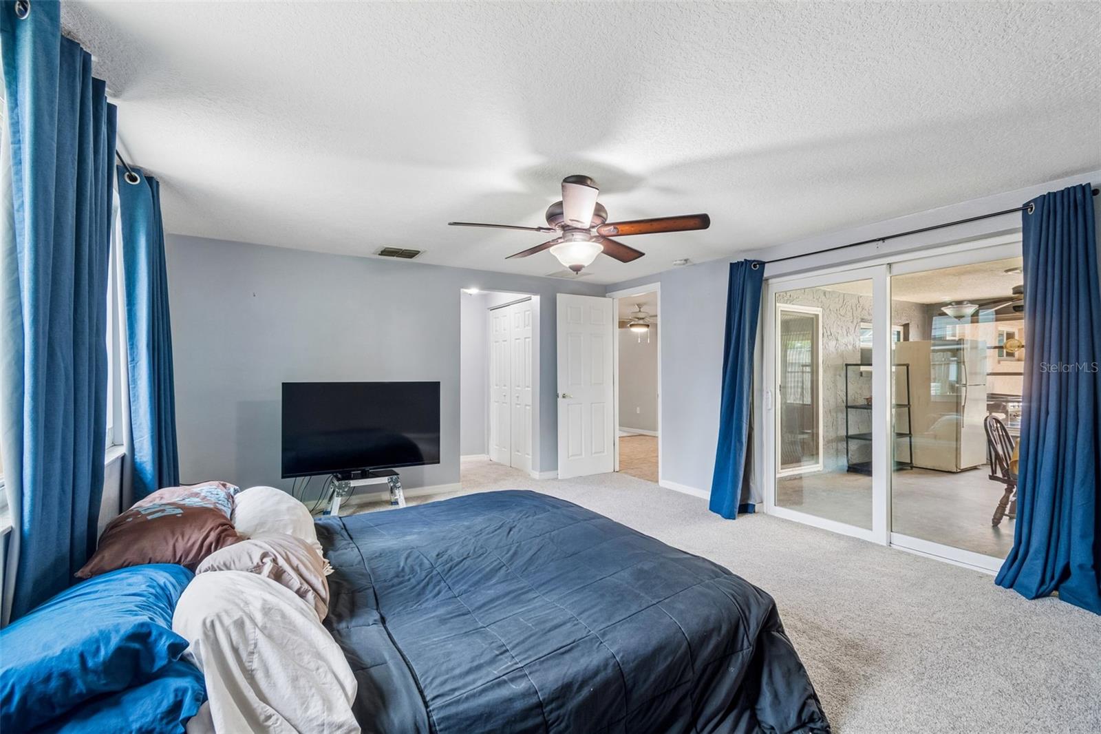 EMBASSY HILLS - Residential