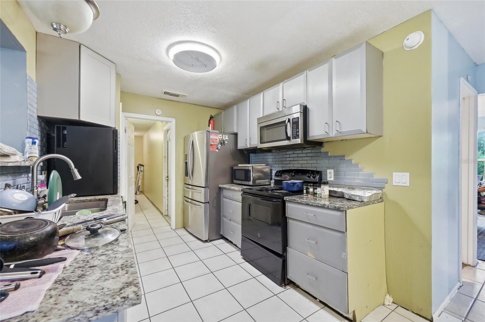 COLONY - Residential