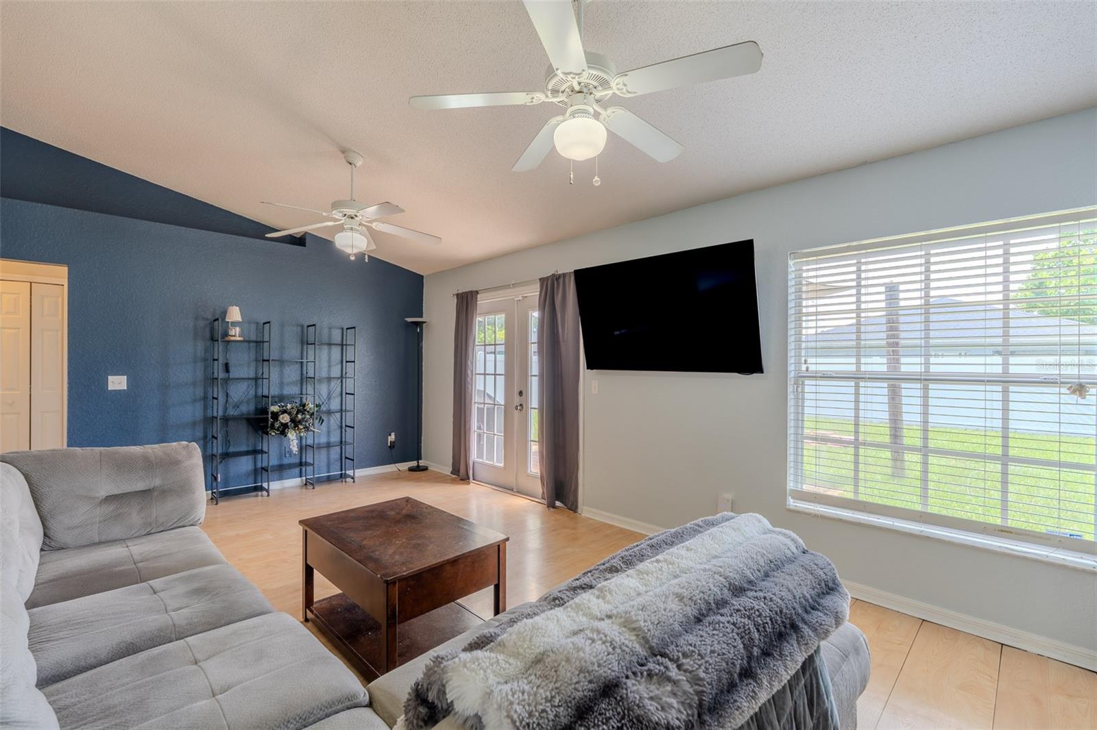 EAGLE POINT - Residential
