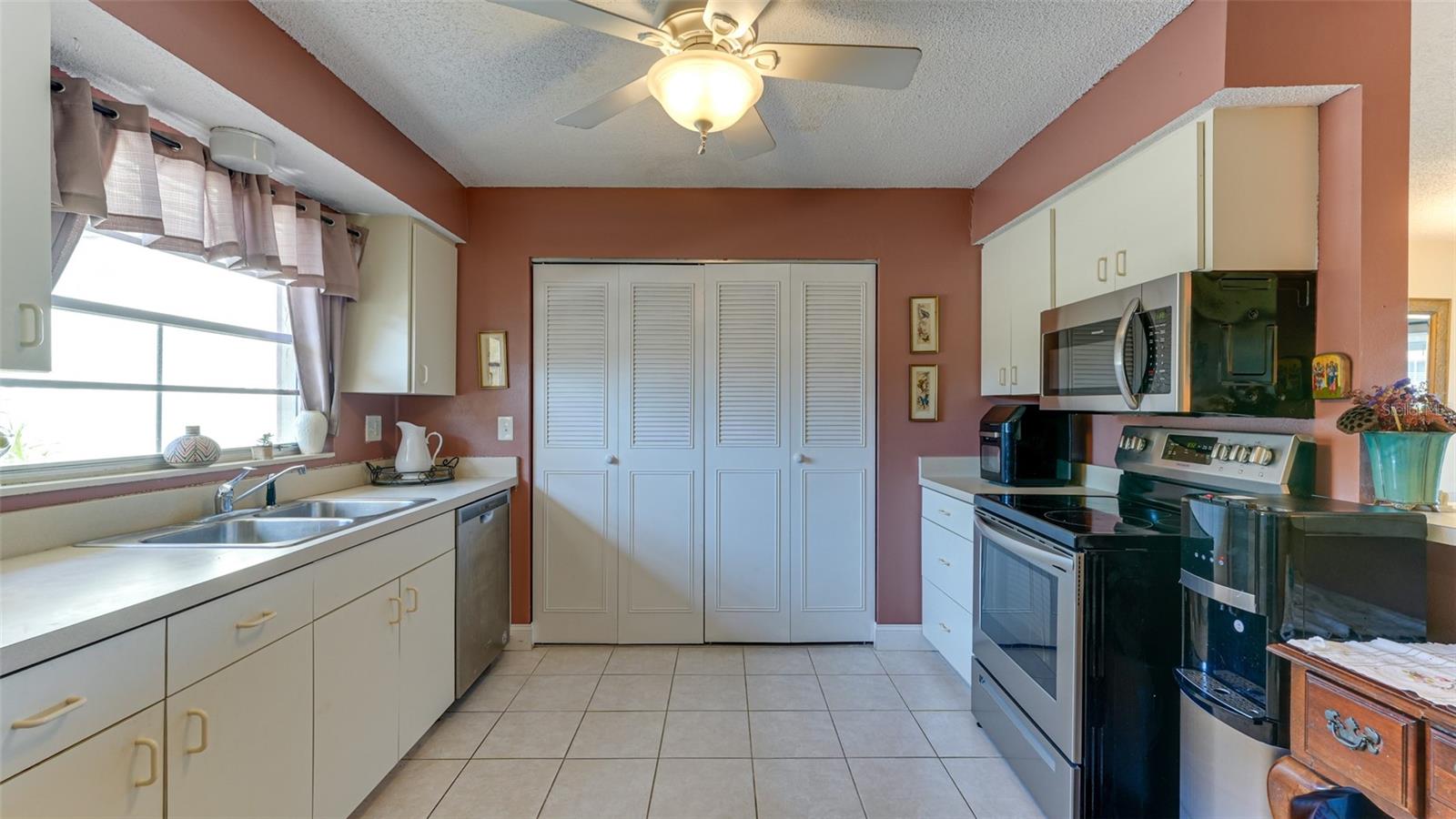 LAKE TIPPECANOE - Residential