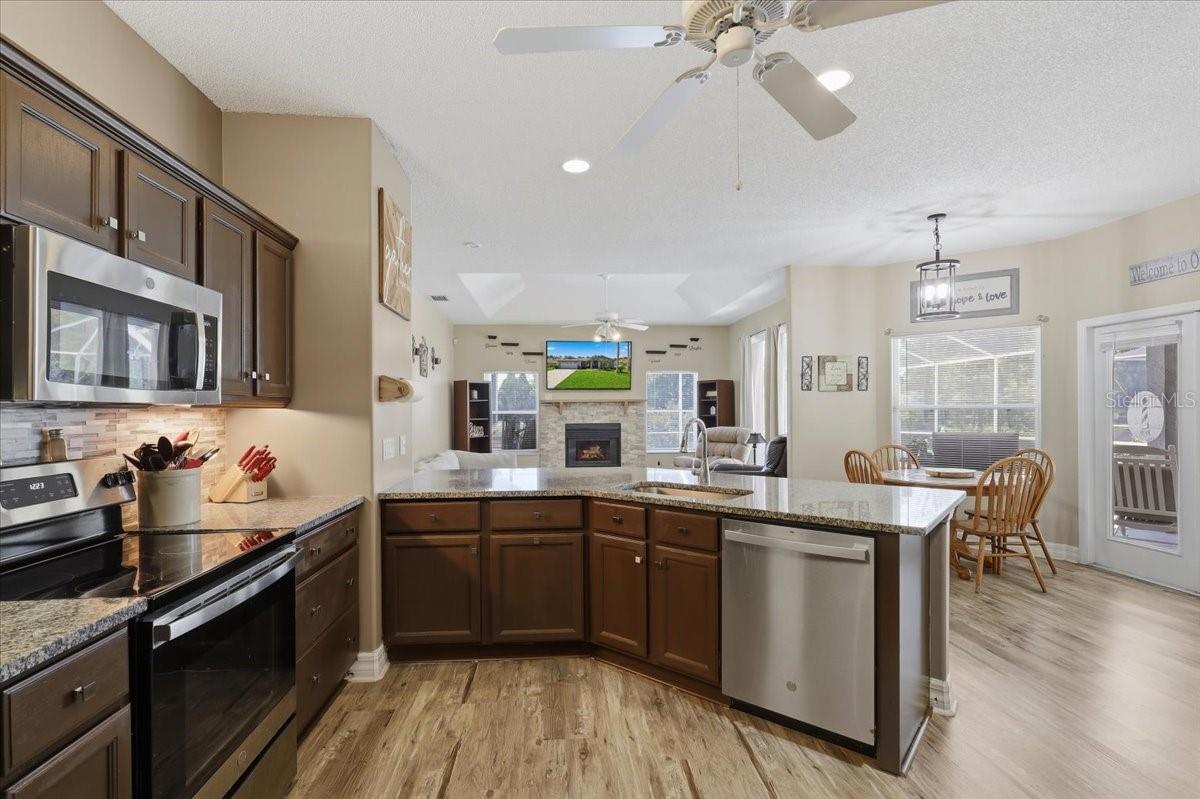 DEERWOOD REP BLK 20 PINE LAKES GOLF COURSE - Residential