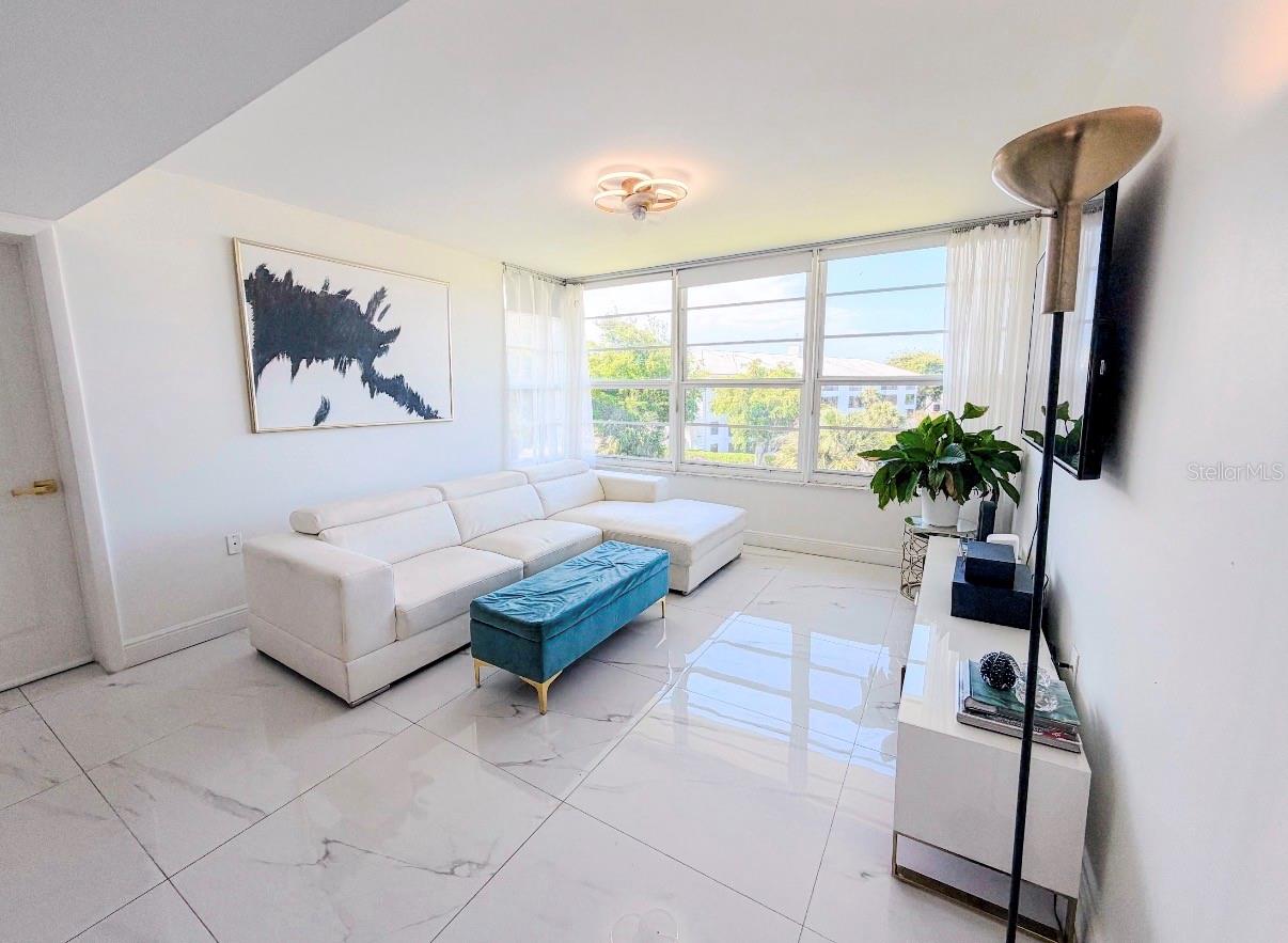 WHITEHALL CONDO 01-14 - Residential Lease