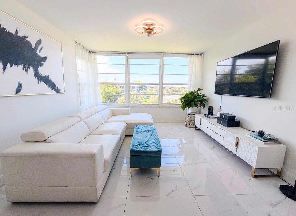 WHITEHALL CONDO 01-14 - Residential Lease