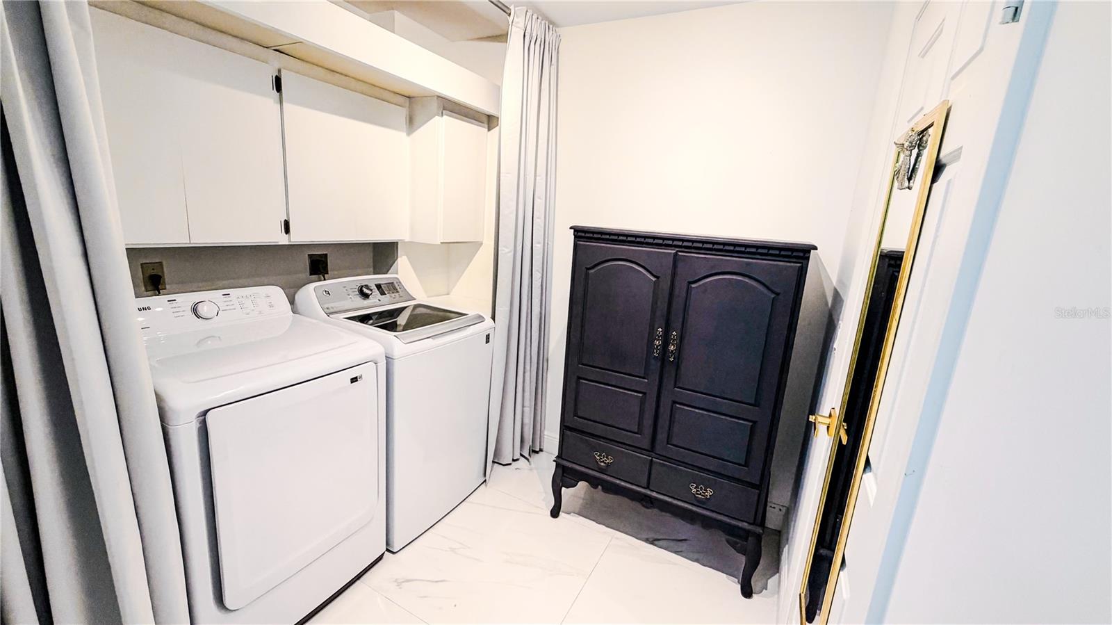 WHITEHALL CONDO 01-14 - Residential Lease