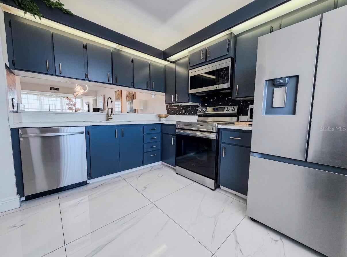WHITEHALL CONDO 01-14 - Residential Lease