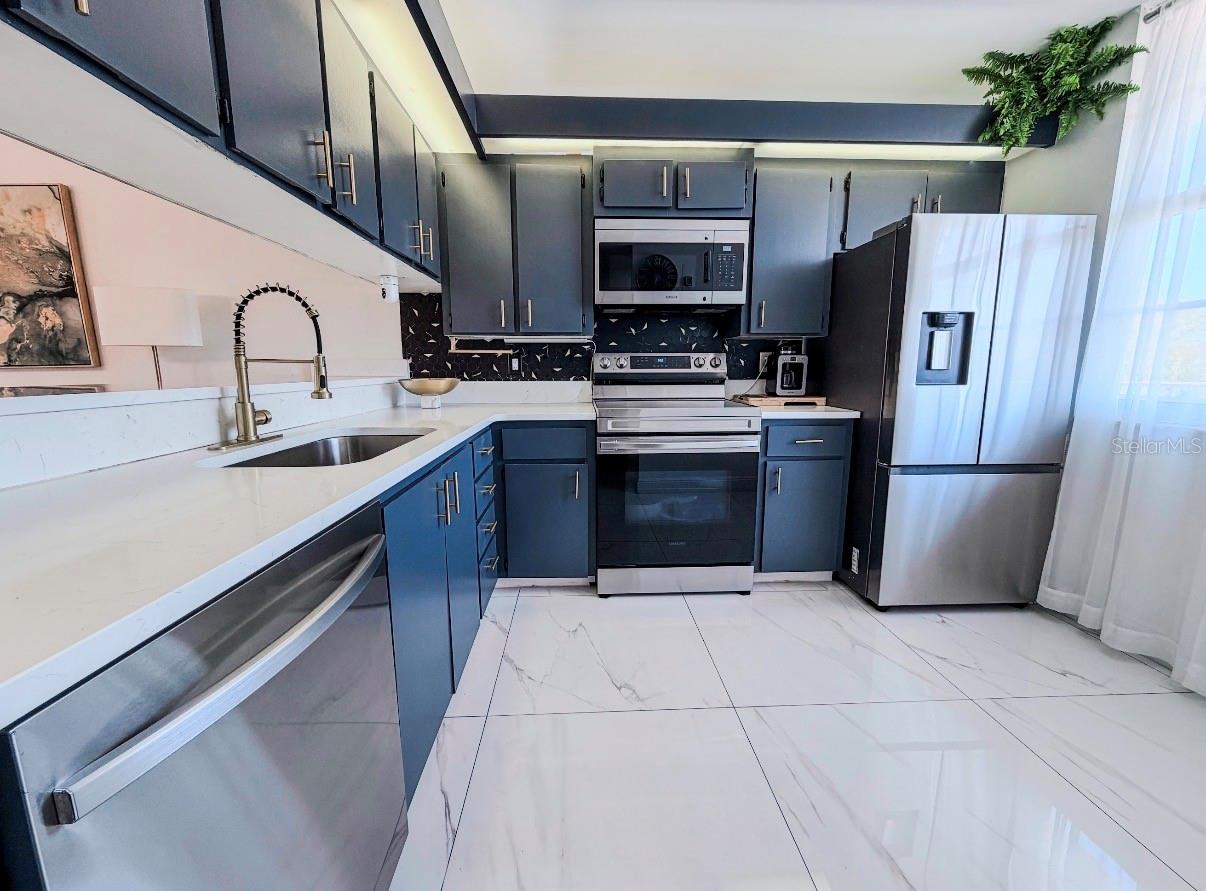 WHITEHALL CONDO 01-14 - Residential Lease