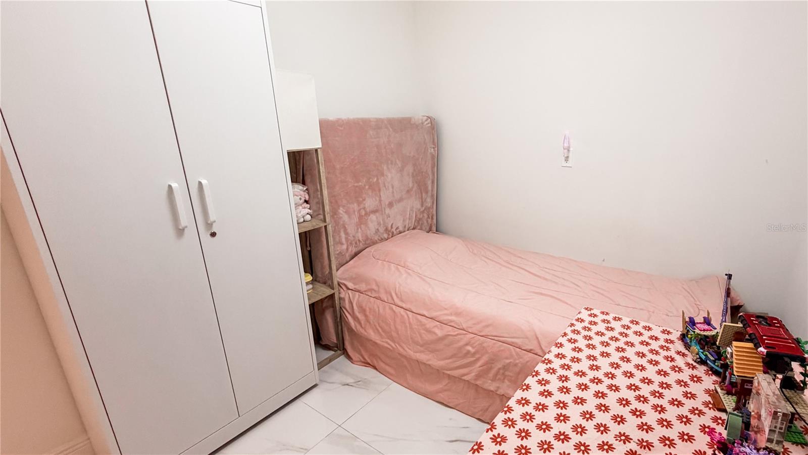 WHITEHALL CONDO 01-14 - Residential Lease