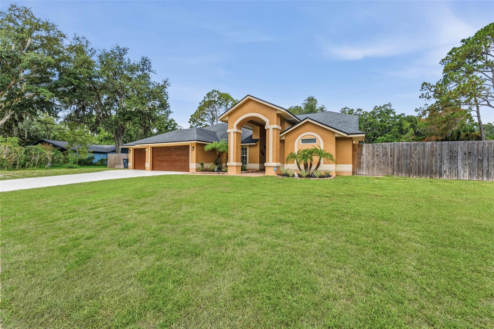 HOLLY LAKE ESTATES - Residential