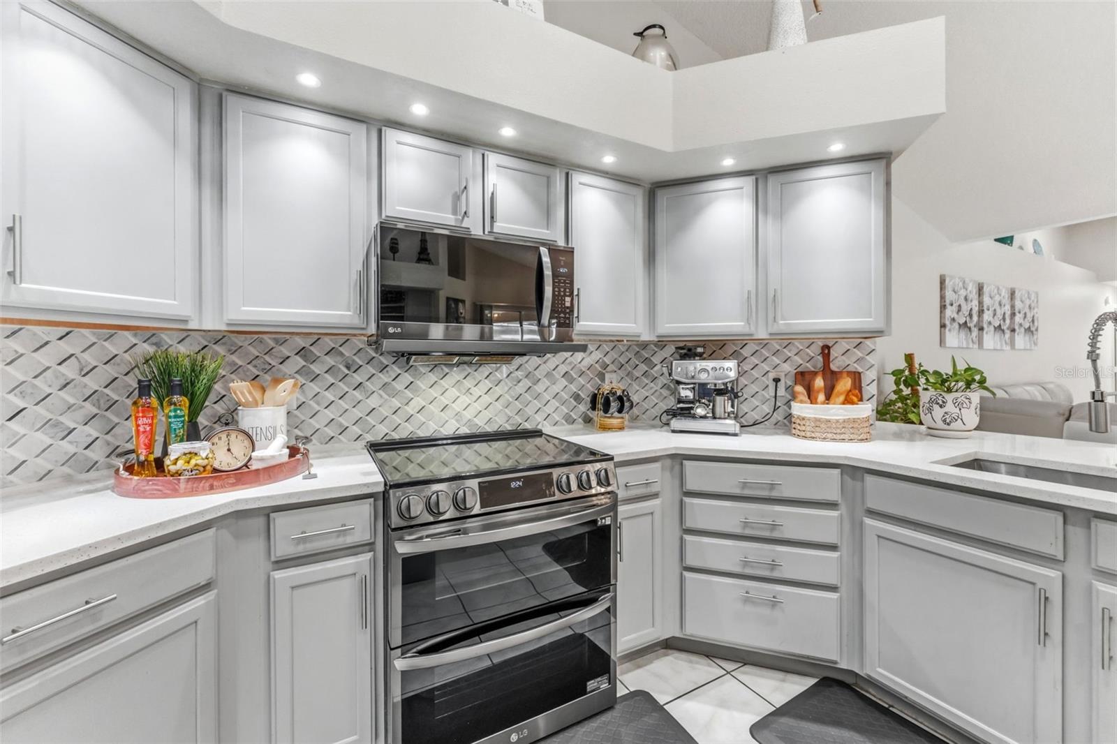 HOLLY LAKE ESTATES - Residential