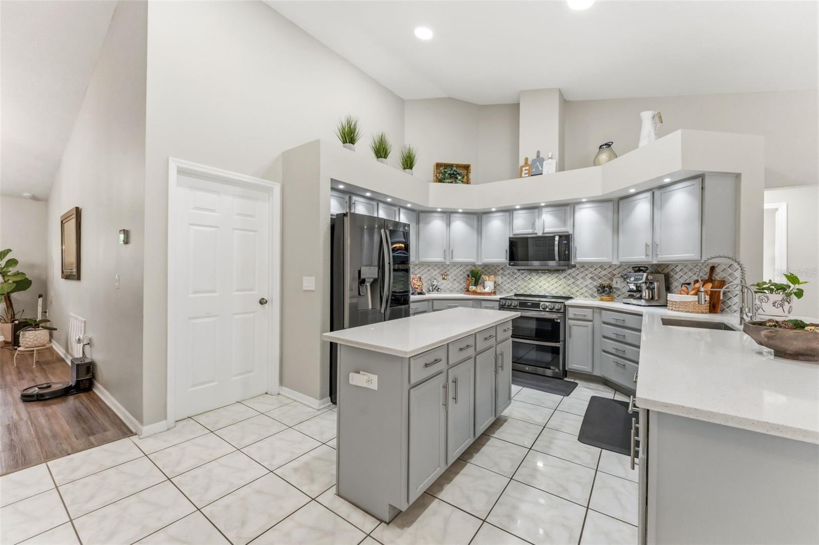 HOLLY LAKE ESTATES - Residential