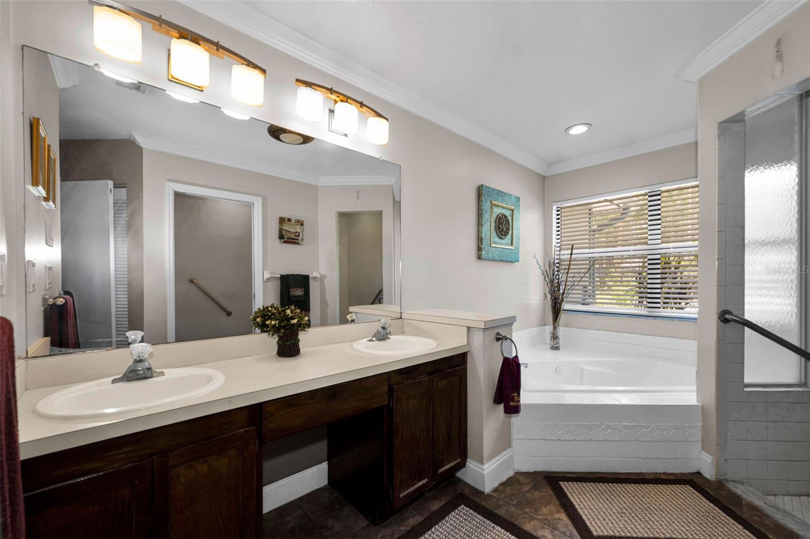 EAST LAKE WOODLANDS PINEWINDS - Residential
