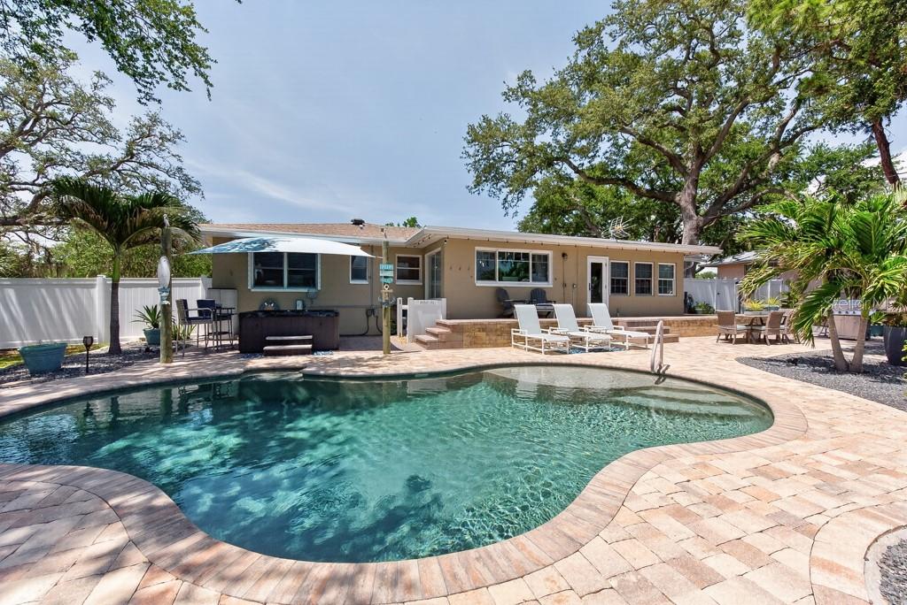 BAYVIEW ESTATES OF INDIAN ROCKS 5TH ADD - Residential