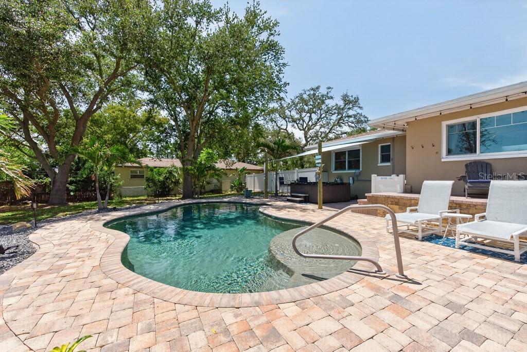 BAYVIEW ESTATES OF INDIAN ROCKS 5TH ADD - Residential