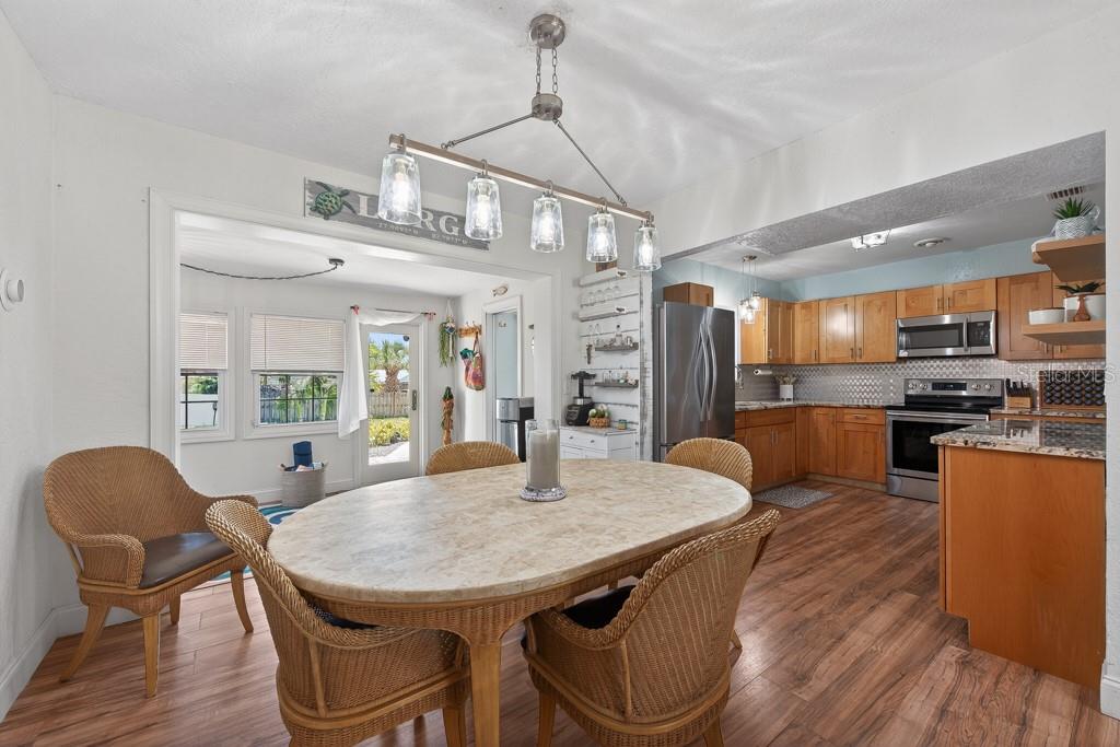 BAYVIEW ESTATES OF INDIAN ROCKS 5TH ADD - Residential