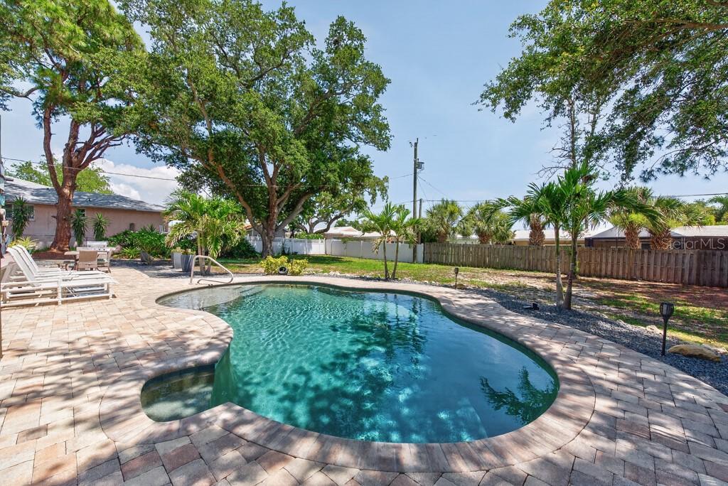 BAYVIEW ESTATES OF INDIAN ROCKS 5TH ADD - Residential
