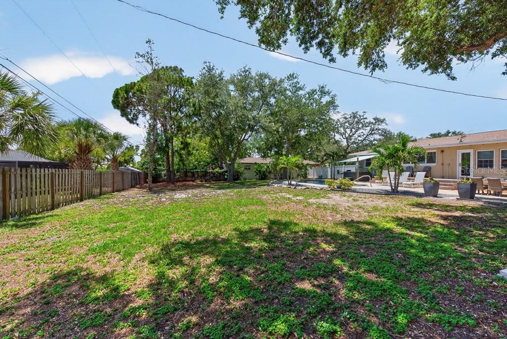 BAYVIEW ESTATES OF INDIAN ROCKS 5TH ADD - Residential