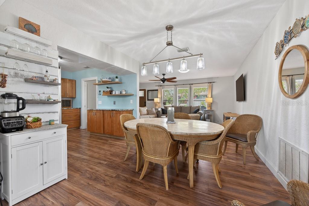 BAYVIEW ESTATES OF INDIAN ROCKS 5TH ADD - Residential