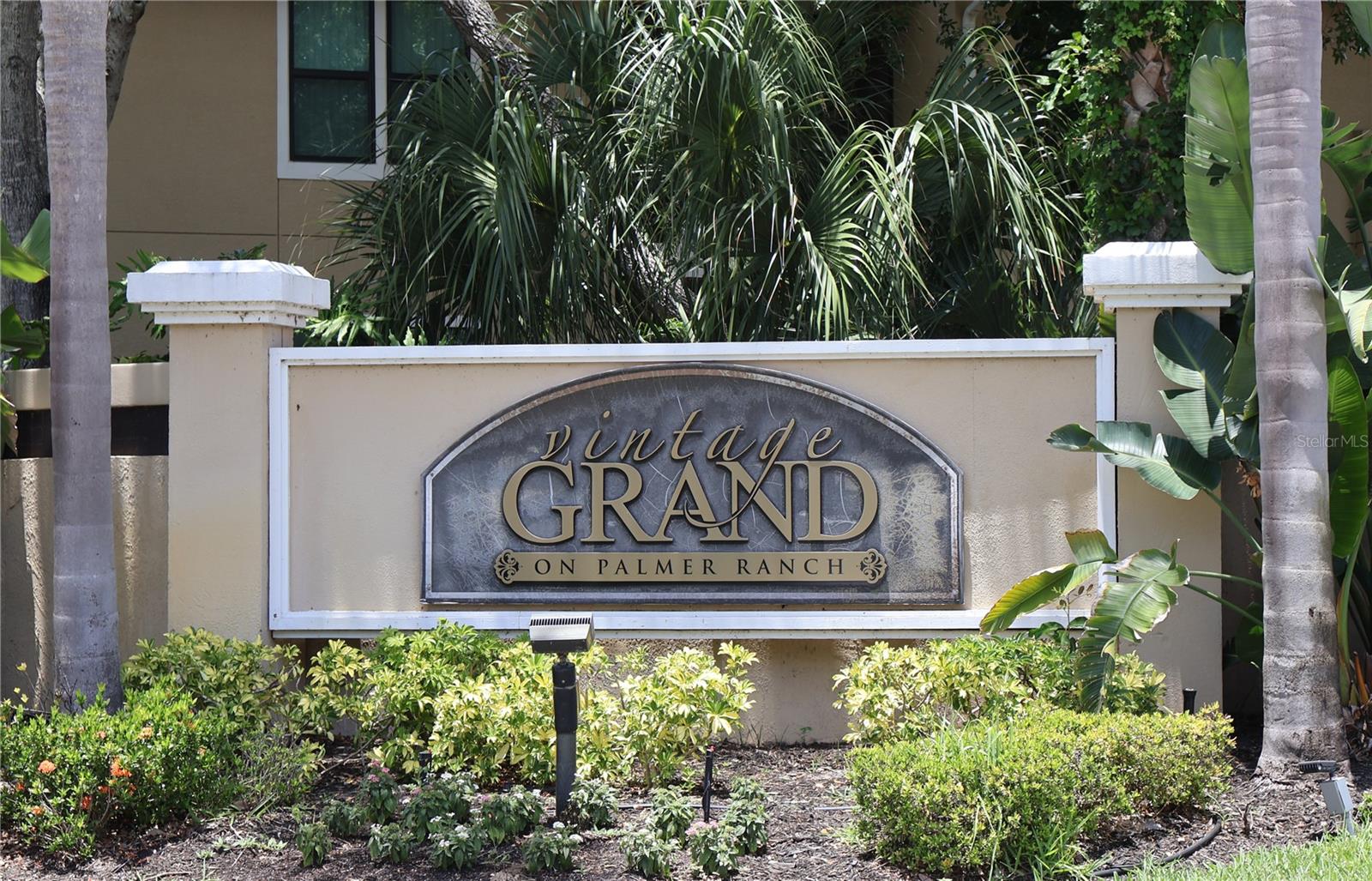 VINTAGE GRAND - Residential