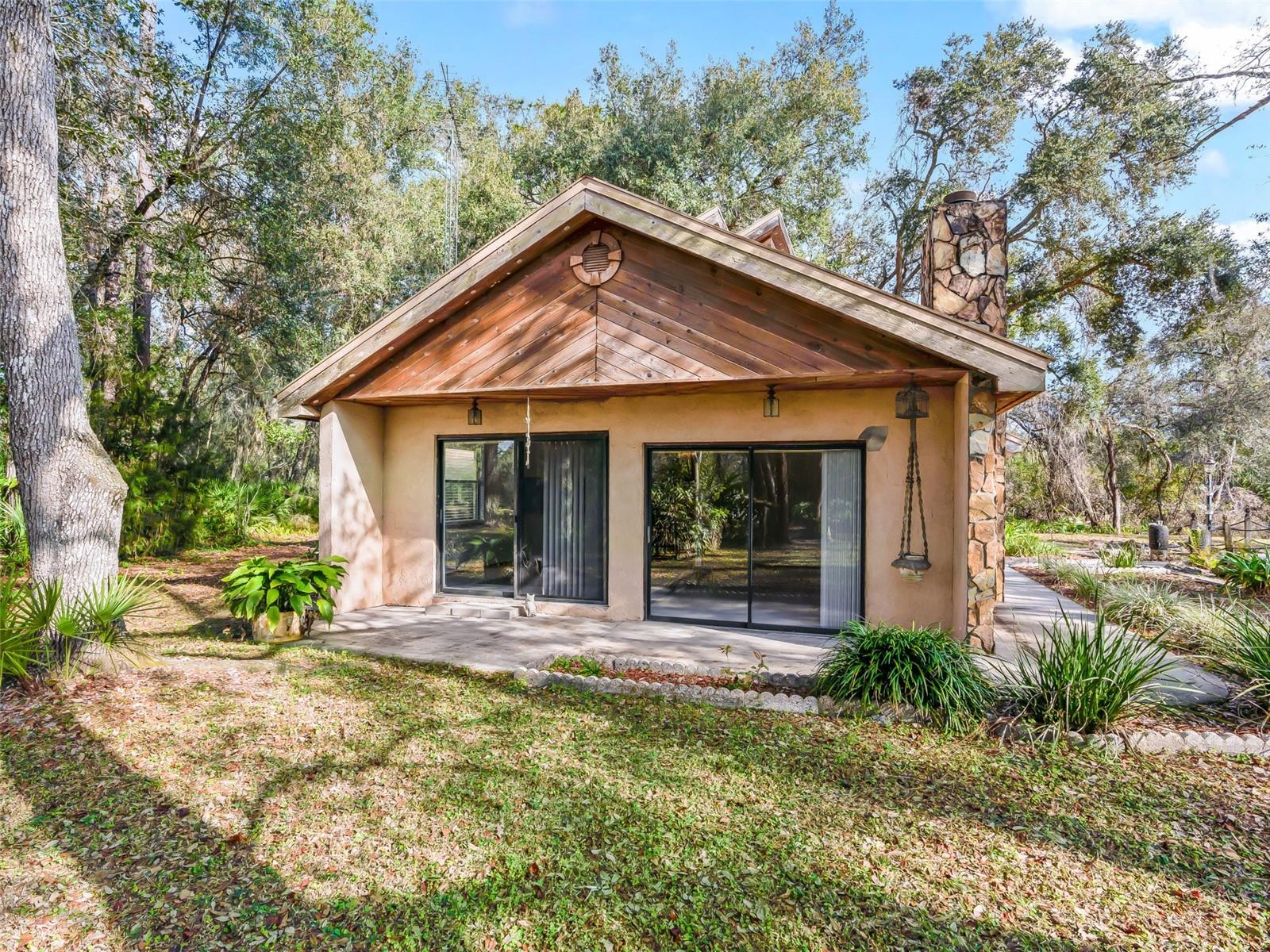 ROYAL OAKS RETREATS - Residential