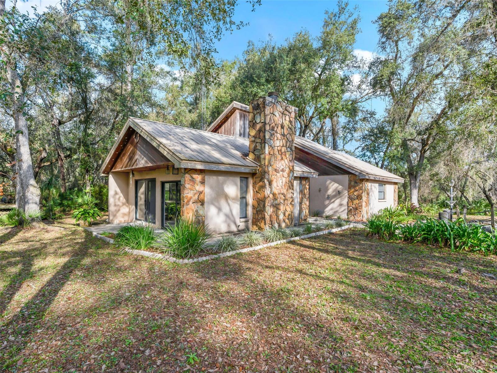 ROYAL OAKS RETREATS - Residential