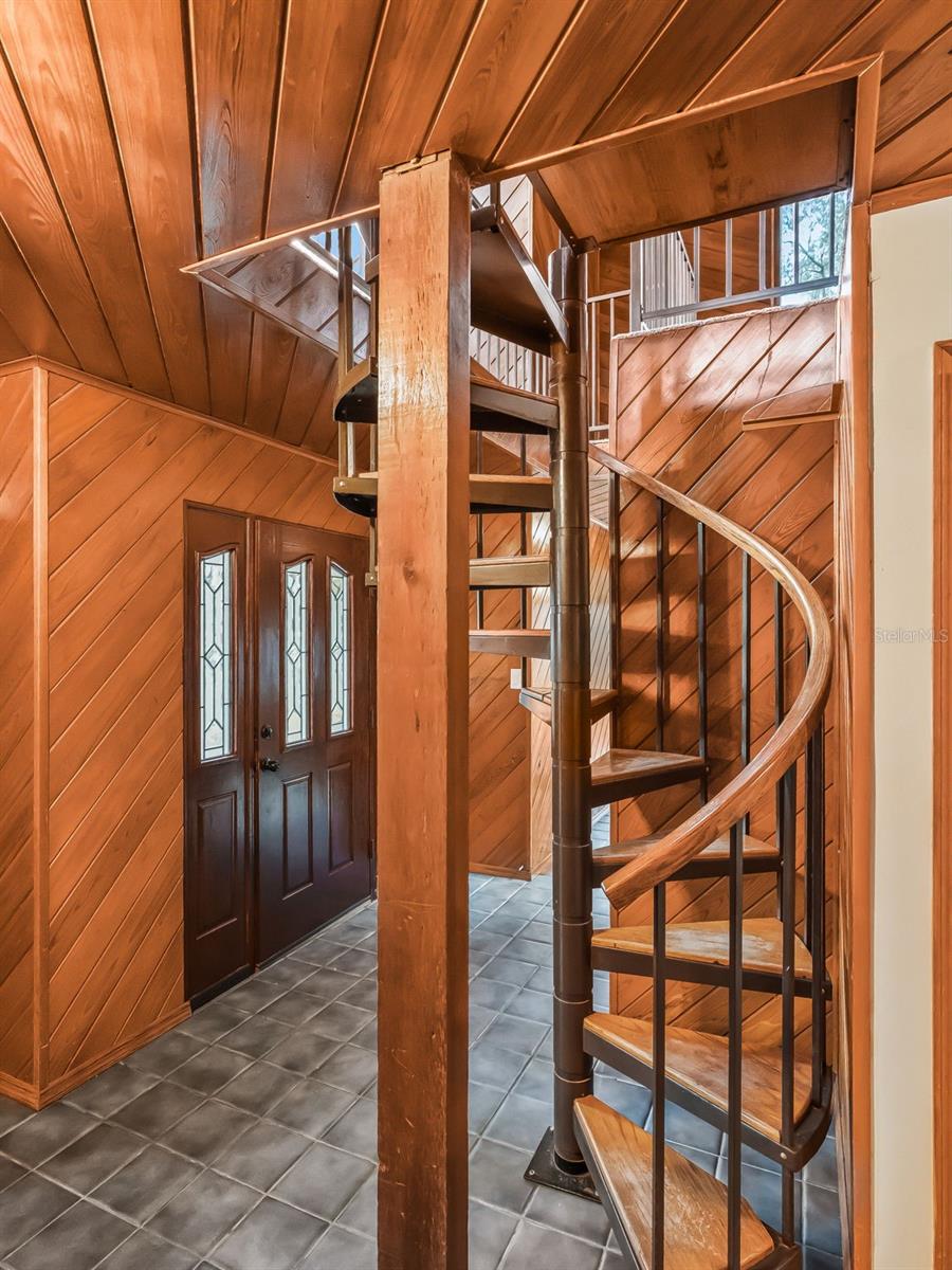 ROYAL OAKS RETREATS - Residential