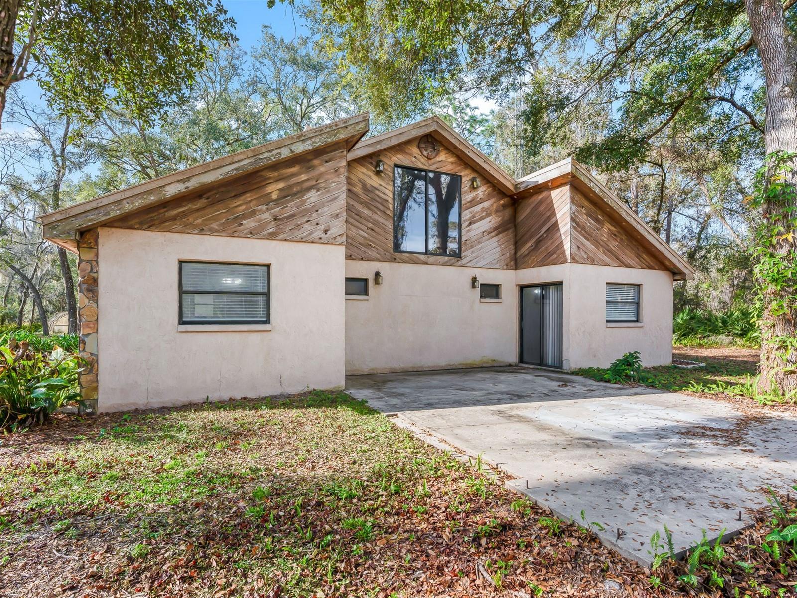 ROYAL OAKS RETREATS - Residential