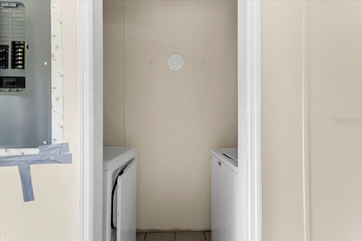 D E WHETSTONE ADDN-H SPGS - Residential