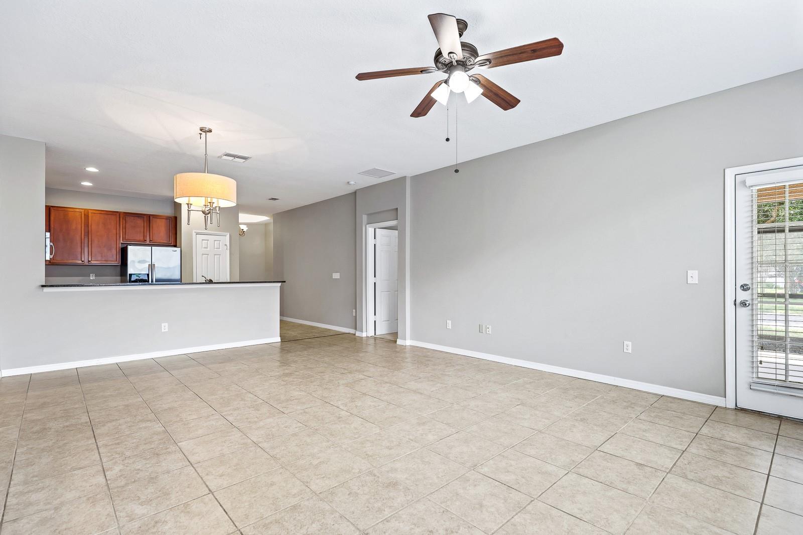 STARLING AT FISHHAWK PH IA - Residential Lease