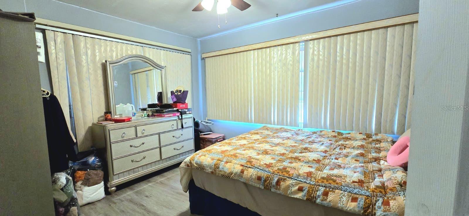 SUN RAY HOMES 01 - Residential