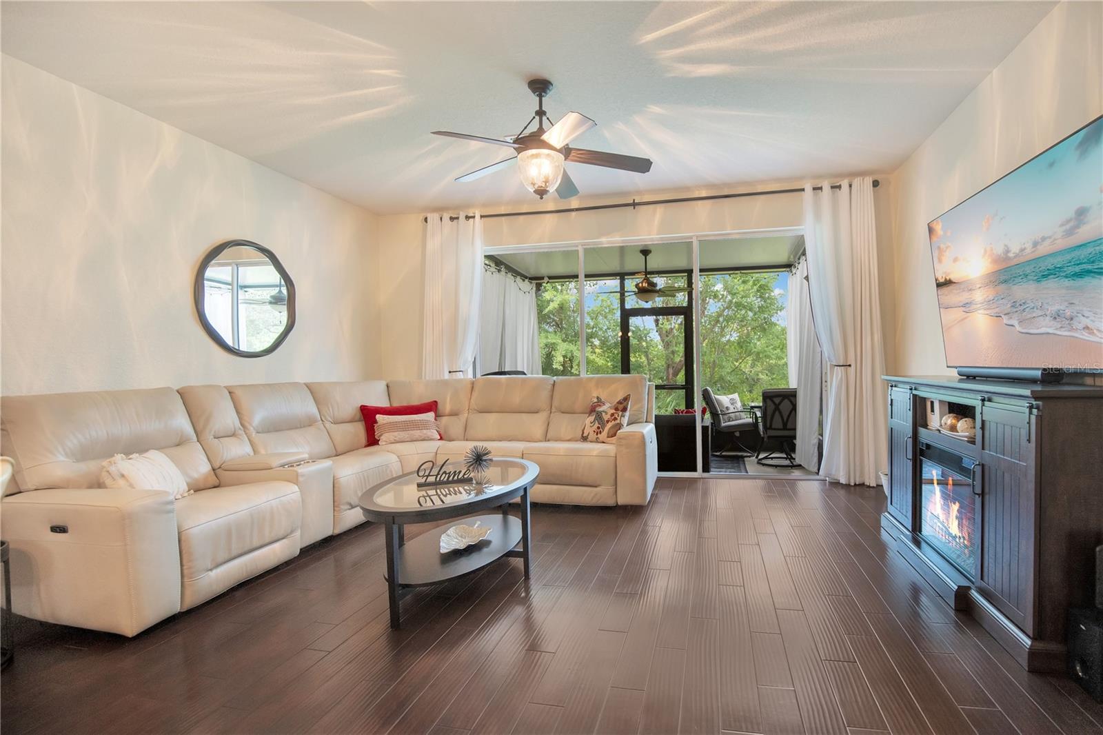 REGENCY OAKS UNIT THREE - Residential