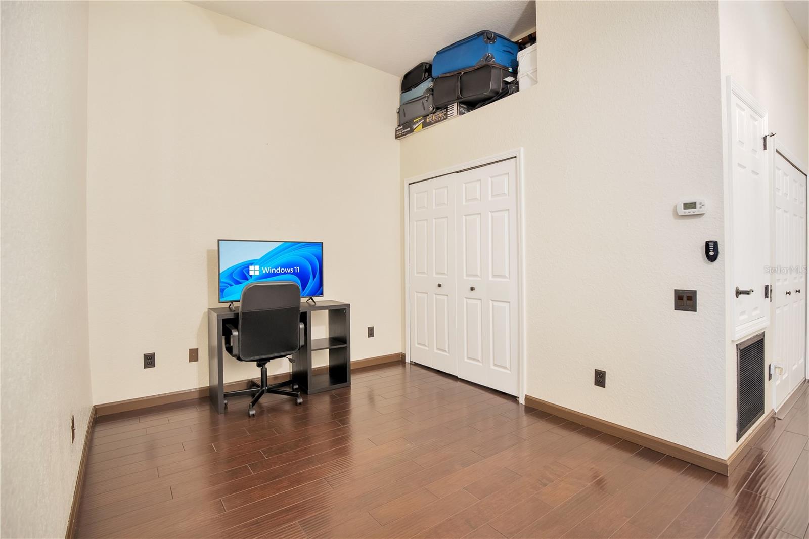 REGENCY OAKS UNIT THREE - Residential