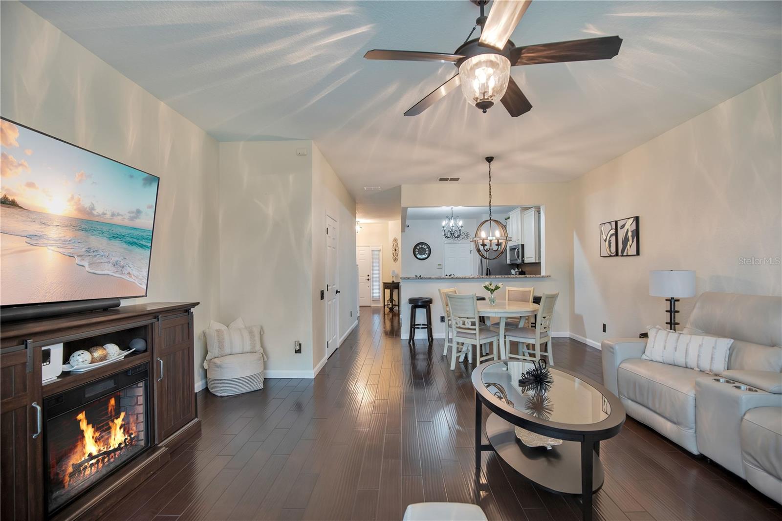 REGENCY OAKS UNIT THREE - Residential