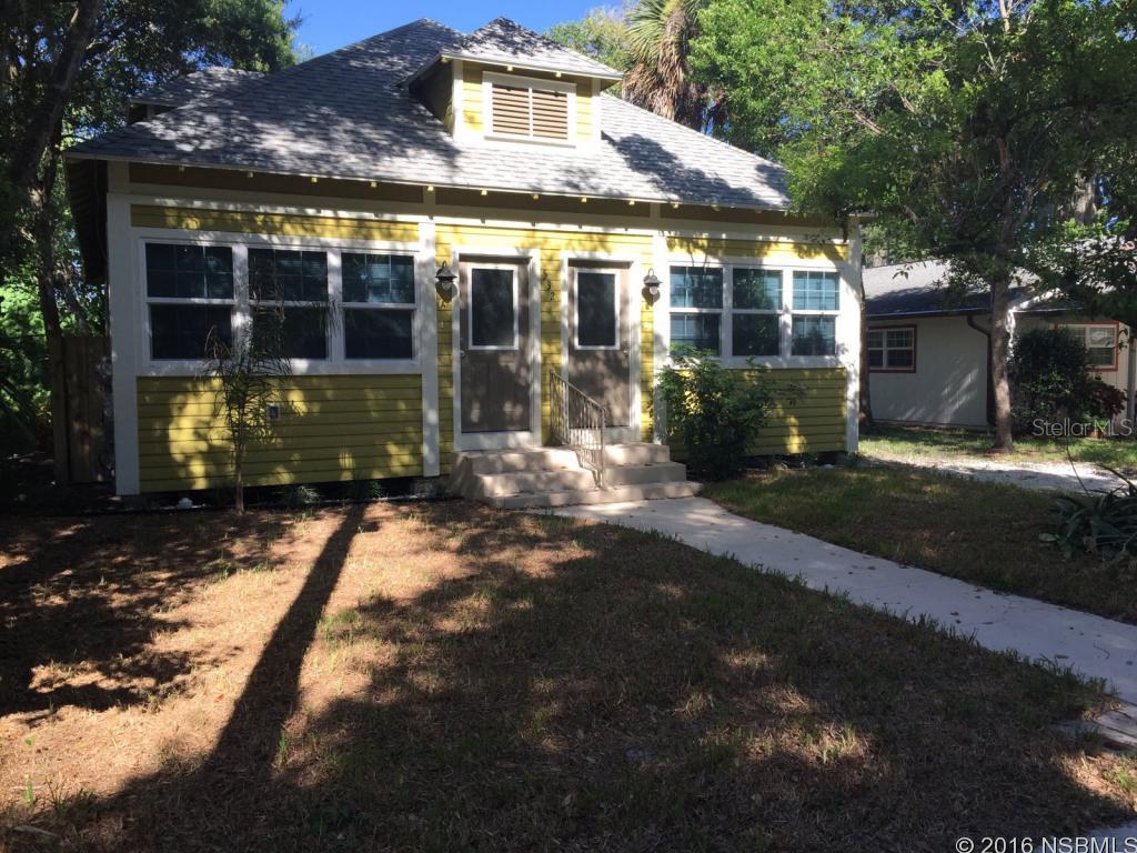 Beautifully renovated 1 bedroom 1 bath duplex located in the lovely historic district. Walk to the river and downtown Canal Street. Renovated duplex down to the studs. New wood flooring throughout with brand new kitchen with new appliances. Tub/shower in the full bath. Plenty of storage space. Large shared back yard, partially fenced. Shared laundry room with washer/dryer. UNIT "B"