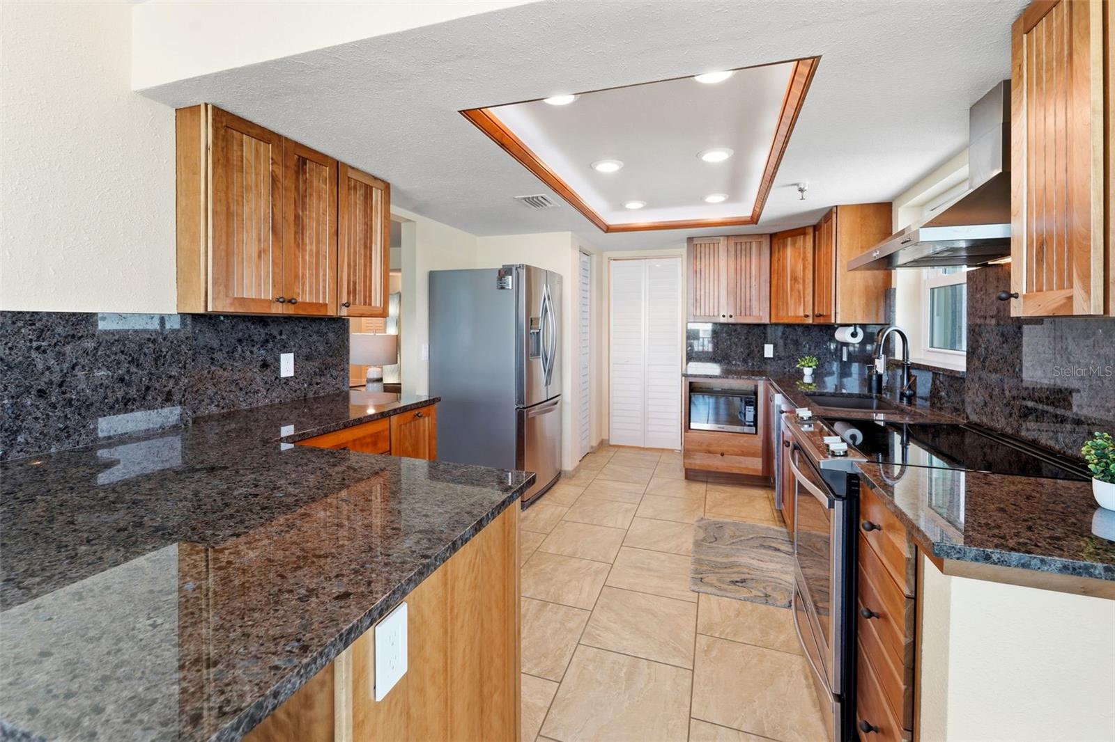 MADEIRA TOWERS CONDO - Residential