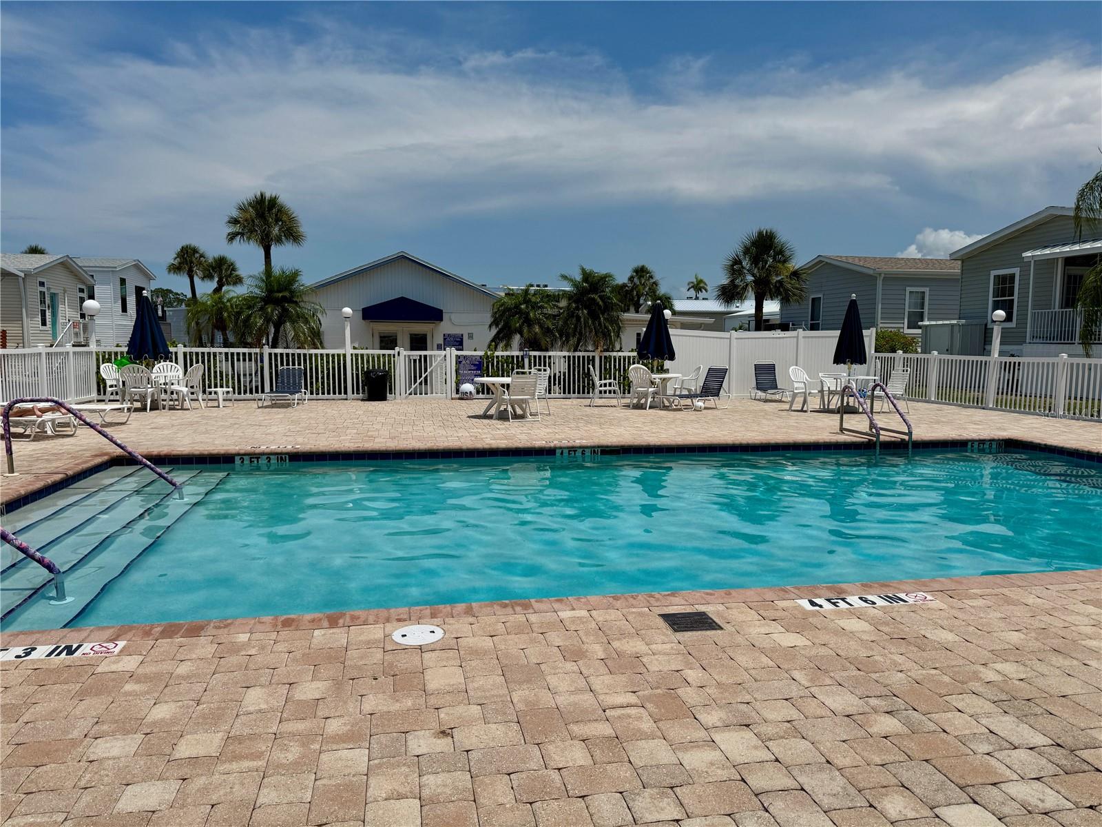 GULFSHORE OF LONGBOAT KEY - Residential