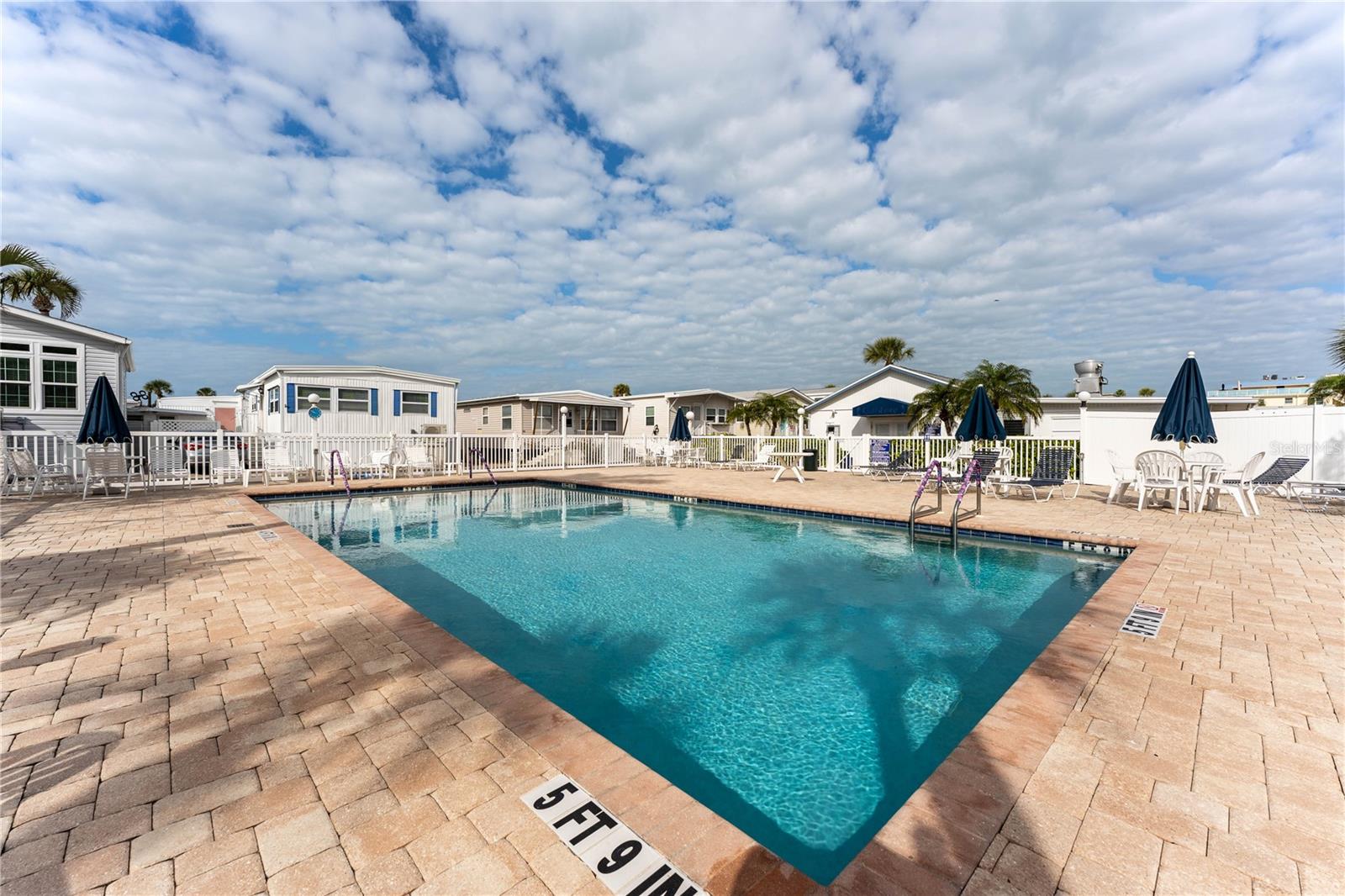 GULFSHORE OF LONGBOAT KEY - Residential