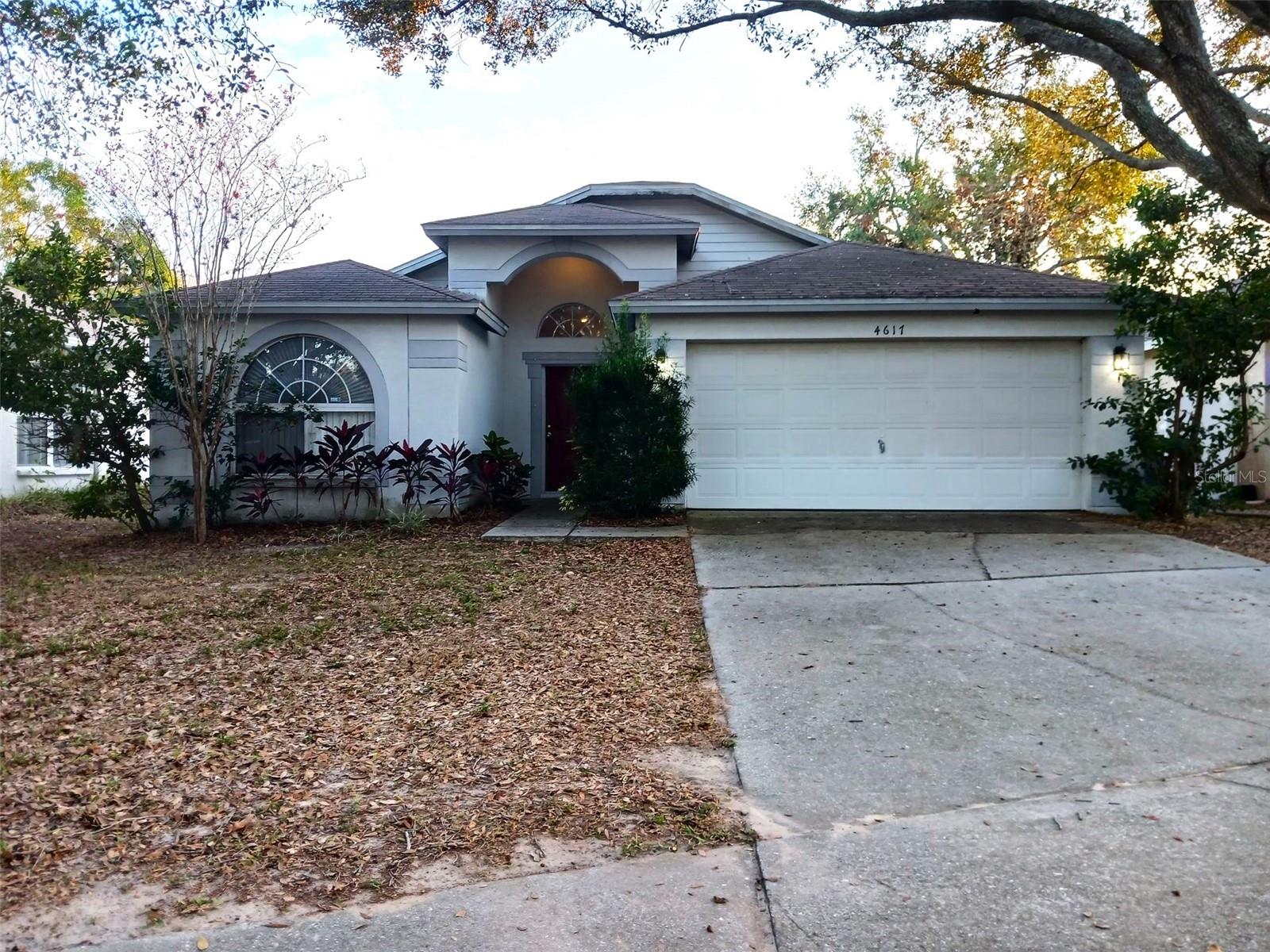 Discover this beautiful 3-bedroom, 2-bathroom single-family home located in the desirable area of Valrico, FL! Featuring an open split floor plan, this home offers spacious living areas with wood laminate flooring in the main spaces and tile flooring in the kitchen, bathrooms, and foyer. Enjoy easy access to local schools and shopping, making this property both convenient and charming. Don't miss the opportunity to see this must-see home!