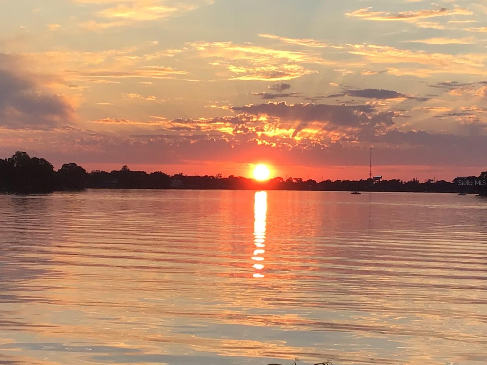 Rare lakefront opportunity on the beautiful pristine Lake Killarney in the heart of Winter Park! Build your dream home on this coveted corner lot graced by original brick streets. Lake Killarney is a crystal-clear, spring-fed private lake — motorized boats welcome, yet no public boat ramp ensures a peaceful, exclusive experience. Enjoy sweeping 1-mile sunset views from one of only three homes on a quiet dead-end street. Walk to Hillstone, Trader Joe's, and 20+ world-class restaurants. An additional 30 X 65 ft from rear lot line is available to purchase to extend the footprint of your dream home. This is Florida lakefront living at its finest — don't miss it!