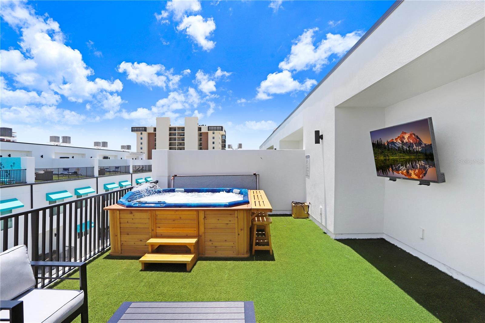 AZUL TWNHMS CONDO - Residential