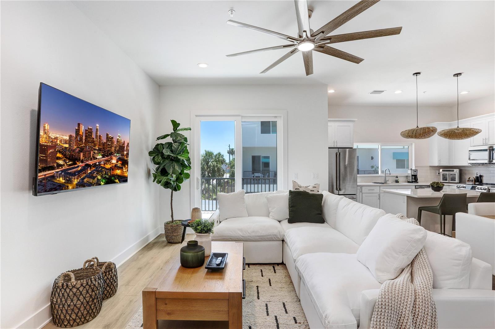 AZUL TWNHMS CONDO - Residential