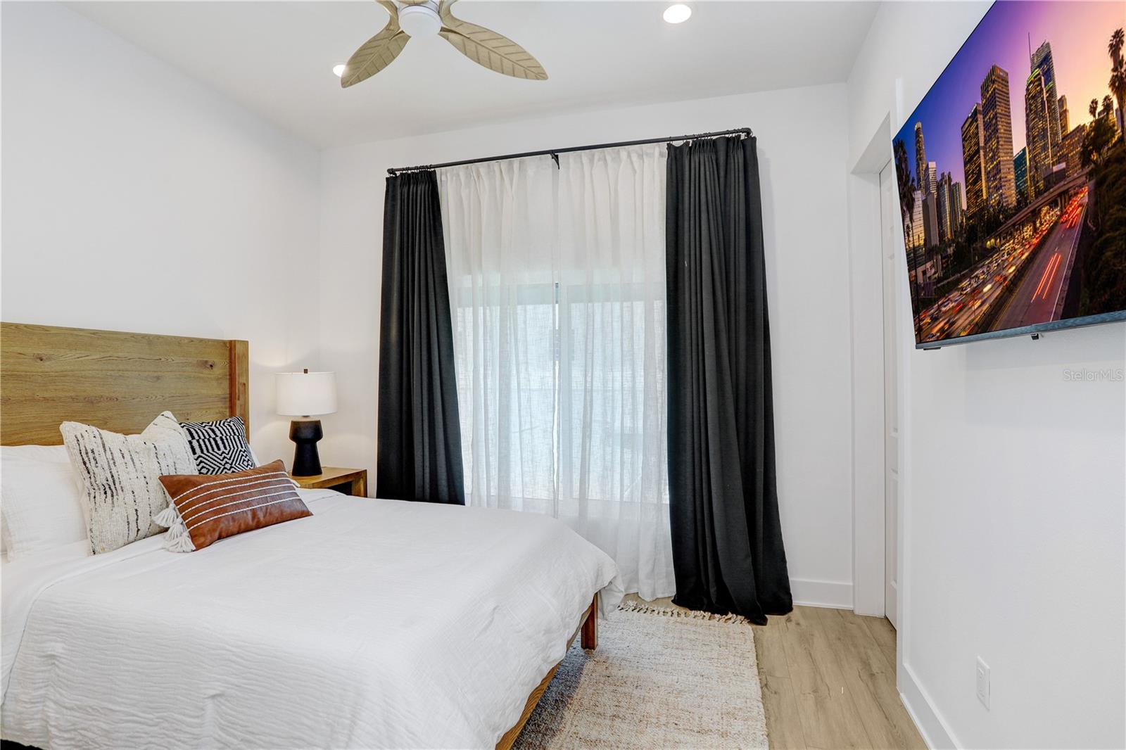 AZUL TWNHMS CONDO - Residential