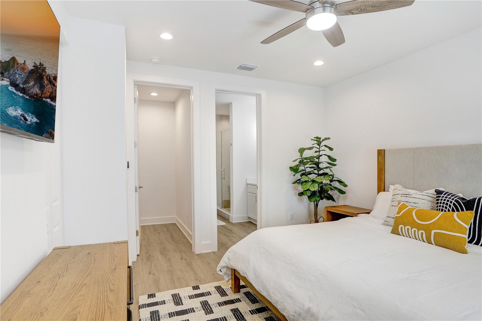 AZUL TWNHMS CONDO - Residential