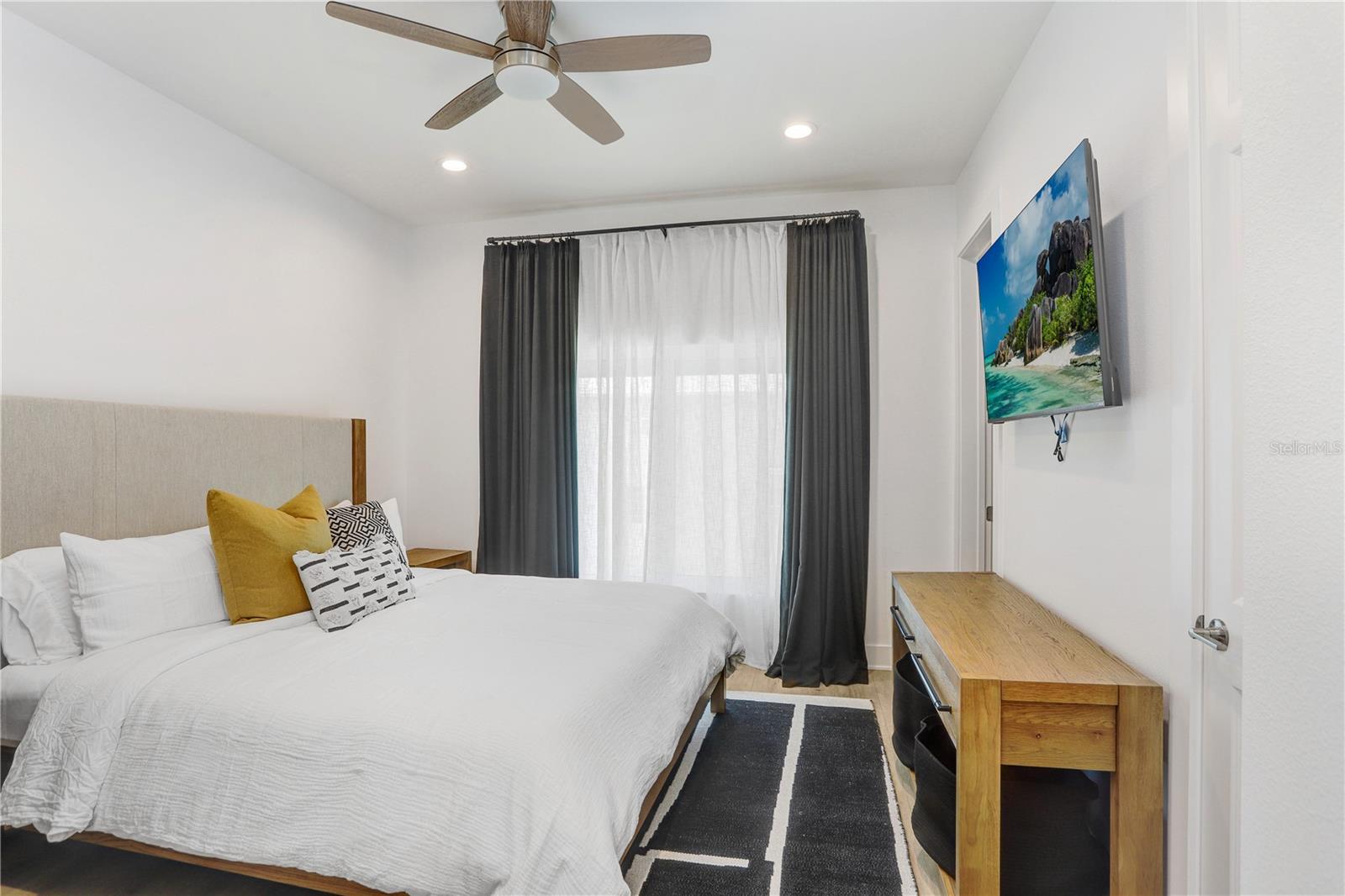 AZUL TWNHMS CONDO - Residential