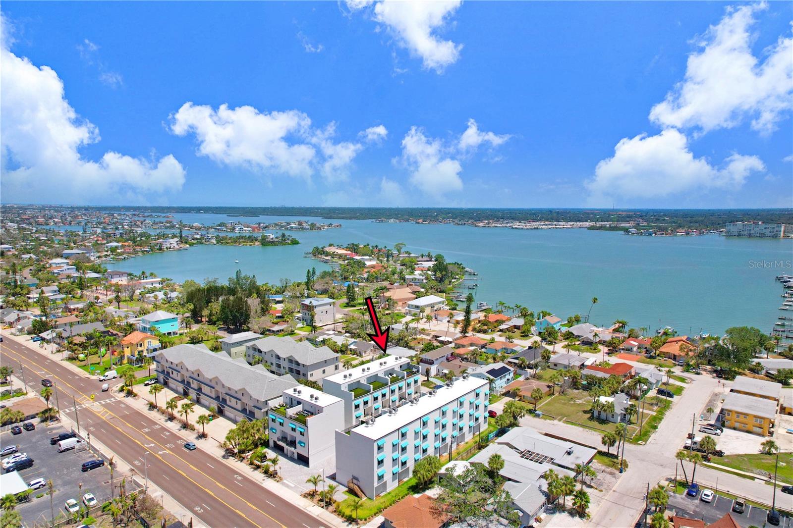 AZUL TWNHMS CONDO - Residential