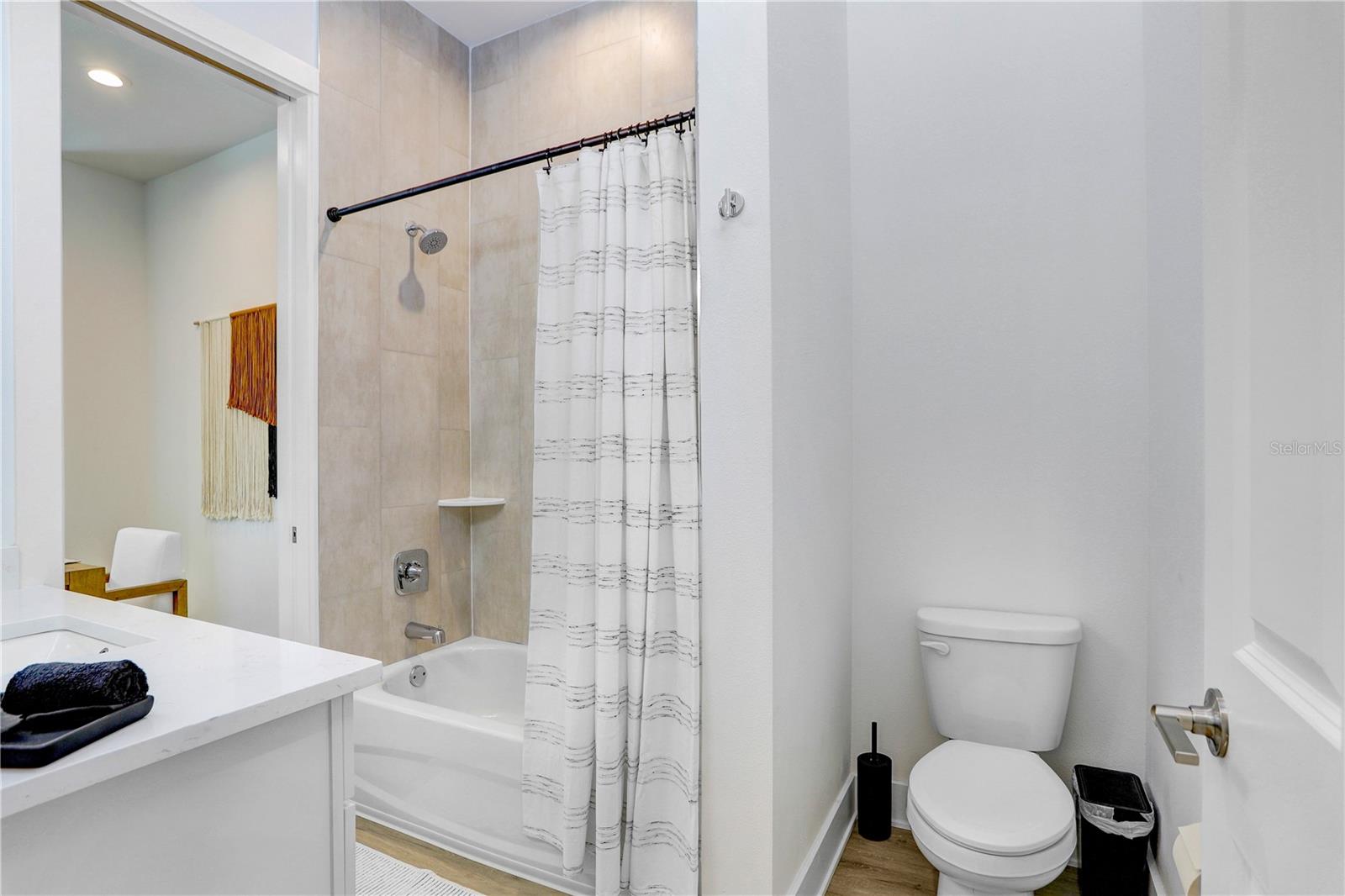 AZUL TWNHMS CONDO - Residential