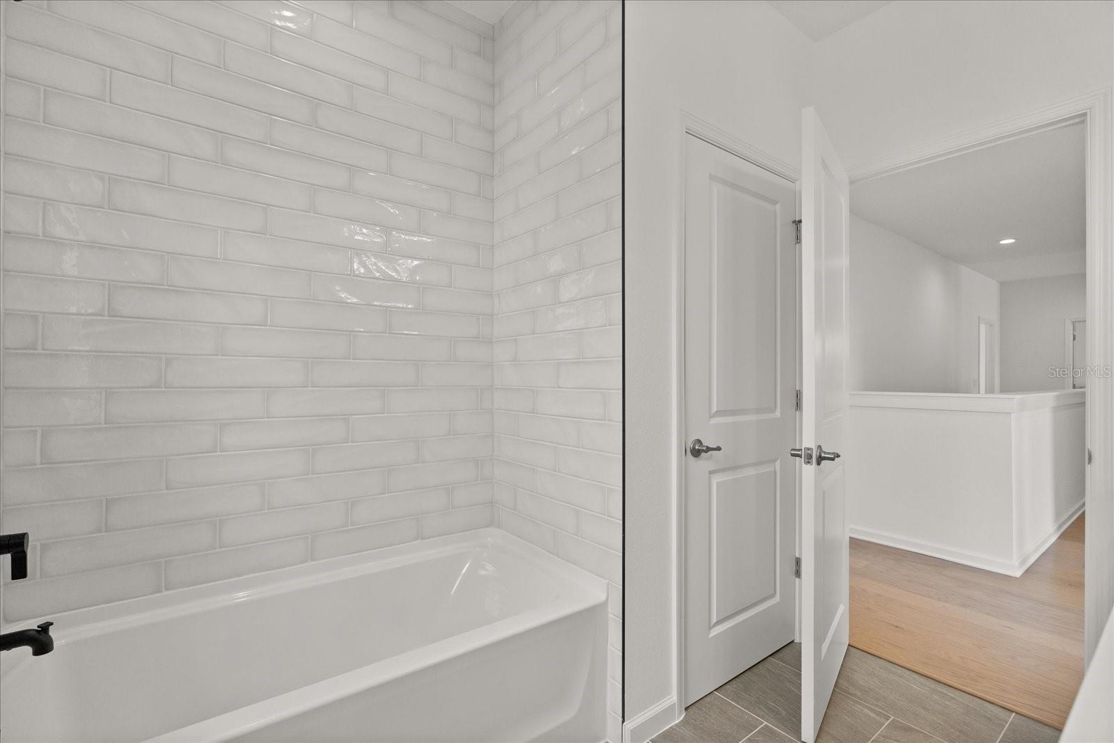 WESLYN PARK - Residential