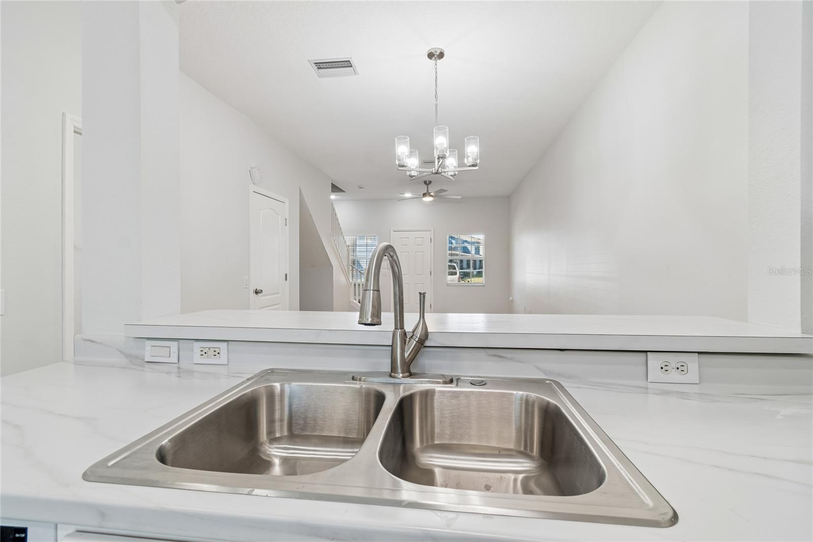 KINGS LAKE TWNHMS - Residential