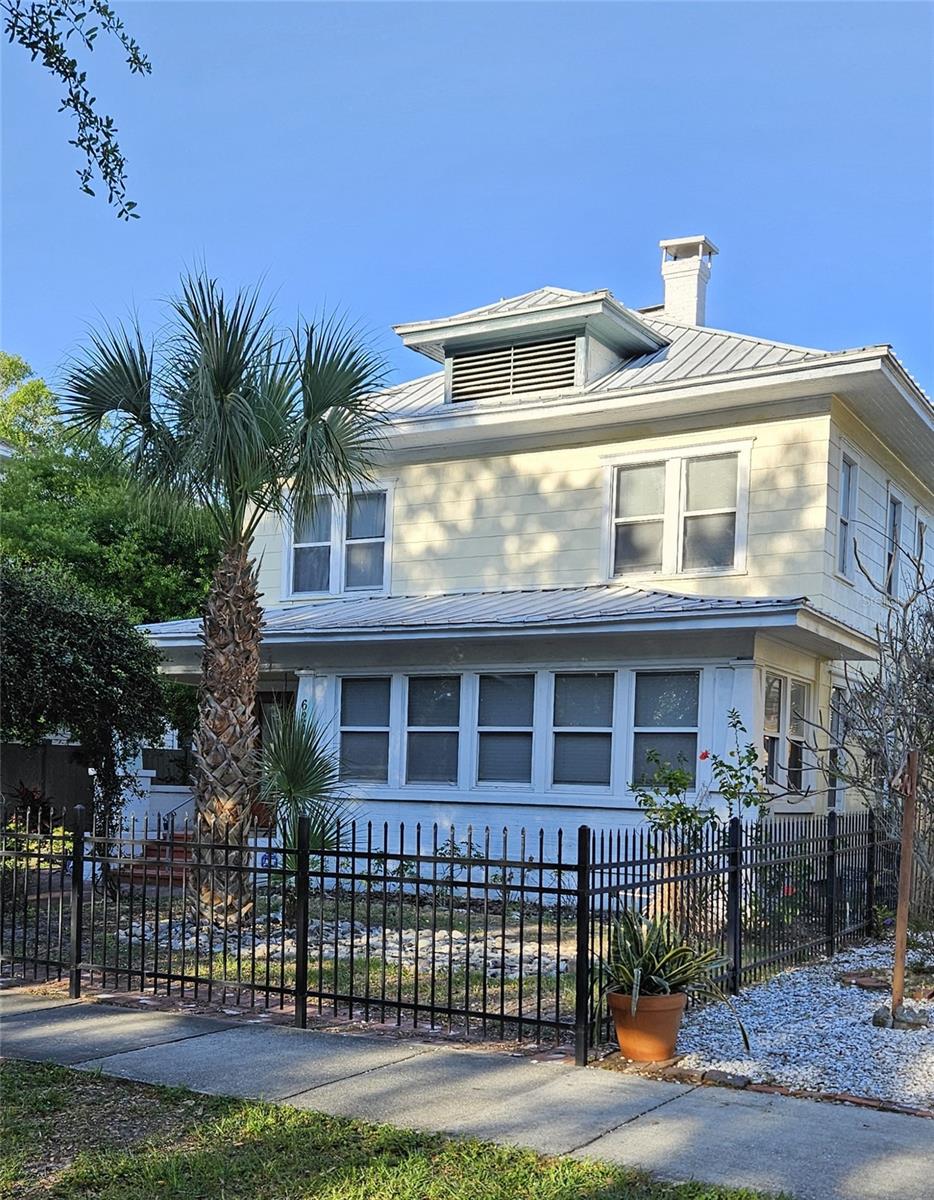 Gorgeous Carraige house apartment with lots of character.  Situated in the rear of one of the most stately original homes on Historic Round Lake, the apartment offers a quiet location, yet is only a few minutes walk to vibrant downtown St Pete.  Spacious rooms, original 1920's built-ins in kitchen and plenty of natural light. Sizable extra room could be a guest bedroom, home office, etc. Central heat and air and ceiling fans keep you comfortable year round.   Designated parking directly behind the unit, just a few steps from your front door.  Laundry is also just steps away.  Water, sewer and garbage billed at a flat rate of $95 month (based on single occupancy).  Small well behaved pet considered.  Flexible showing hours.