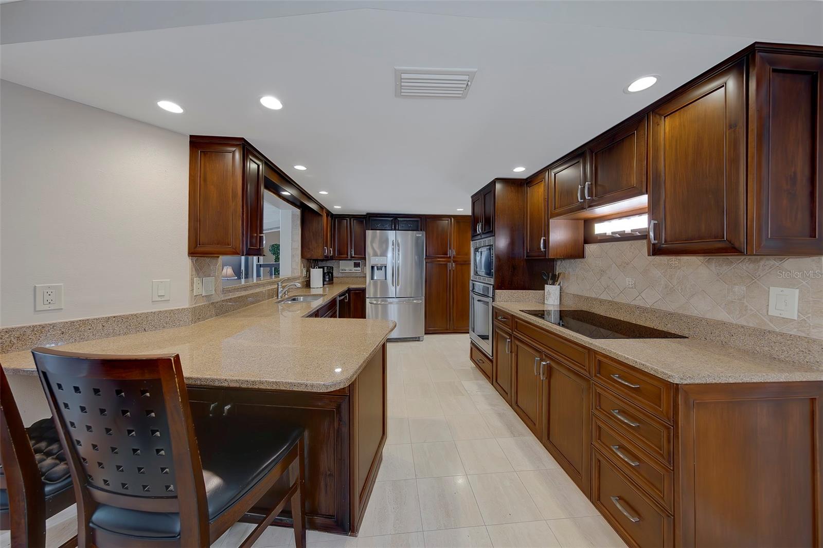 FEATHER SOUND CUSTOM HOME SITE - Residential