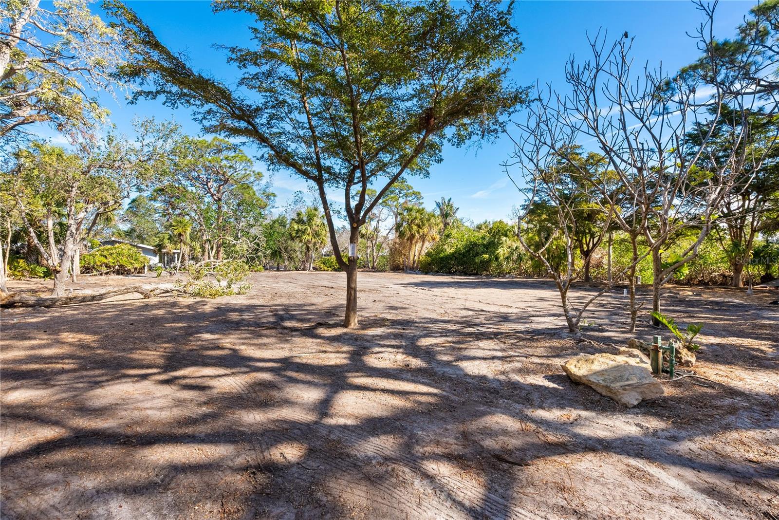 SANDERLING CLUB/SIESTA PROPERTIES INC - Land